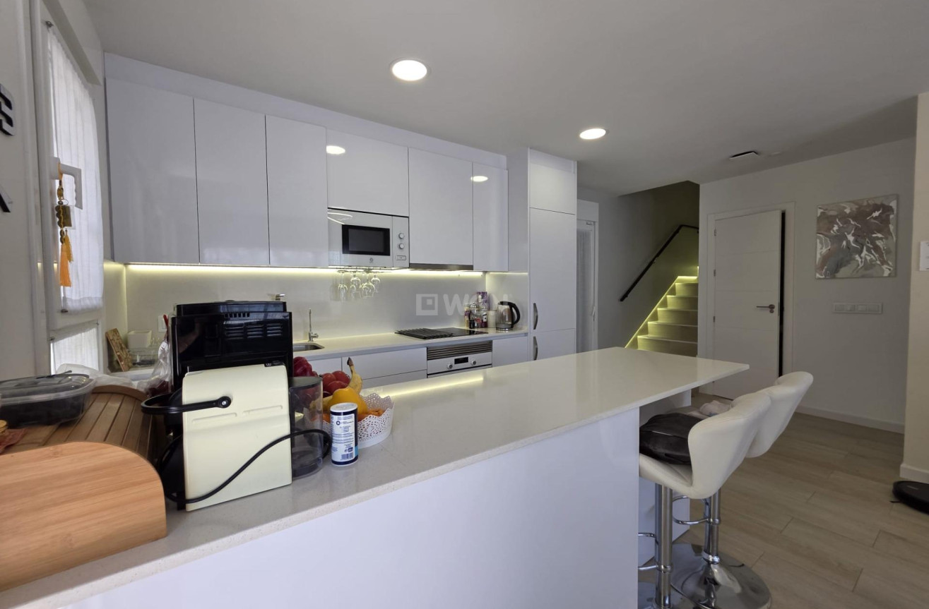 Odsprzedaż - Villa - Pilar de la Horadada - Zona Pueblo