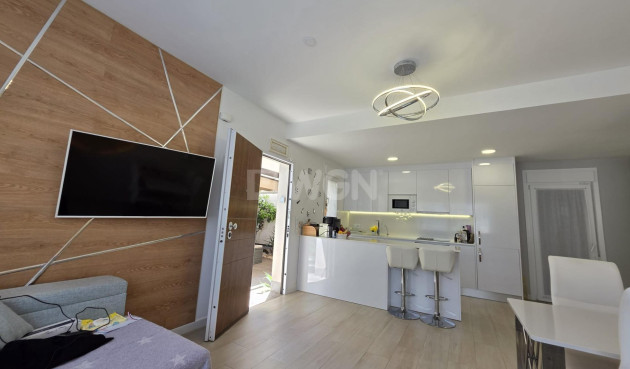 Odsprzedaż - Villa - Pilar de la Horadada - Zona Pueblo