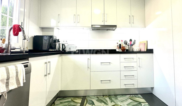 Odsprzedaż - Kamienica - Torrevieja - aguas nuevas