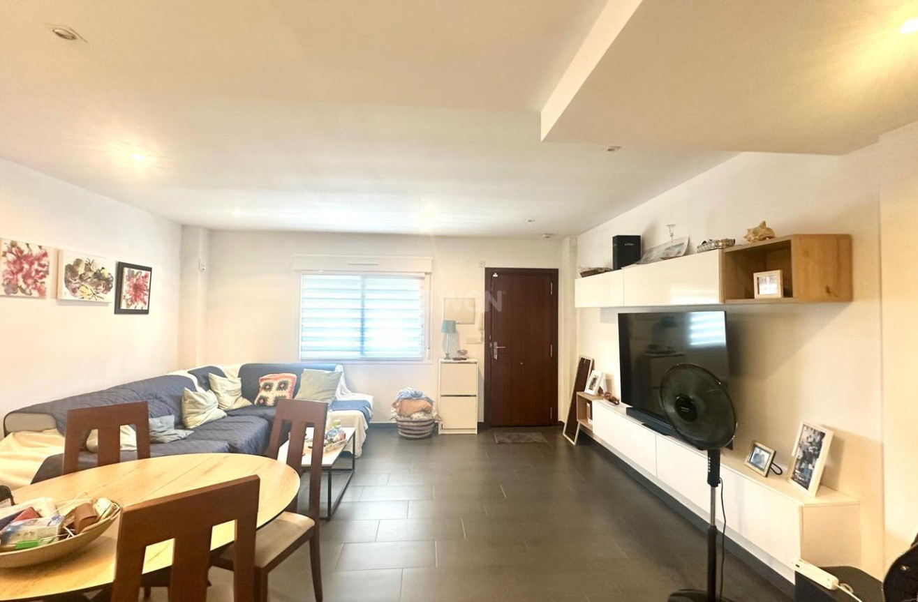 Odsprzedaż - Kamienica - Torrevieja - aguas nuevas