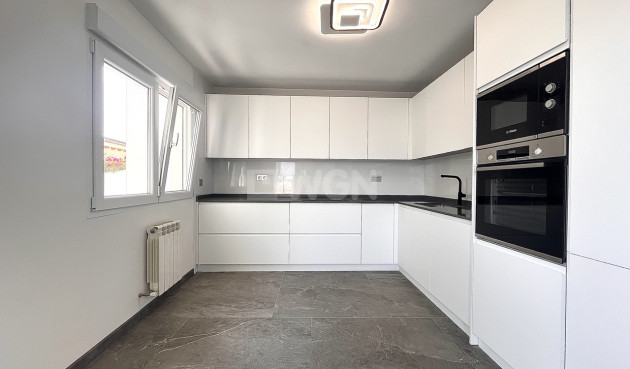 Odsprzedaż - Villa - Los Balcones - Costa Blanca