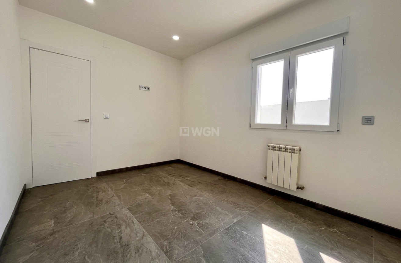 Odsprzedaż - Villa - Los Balcones - Costa Blanca