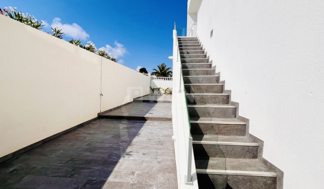 Odsprzedaż - Villa - Los Balcones - Costa Blanca