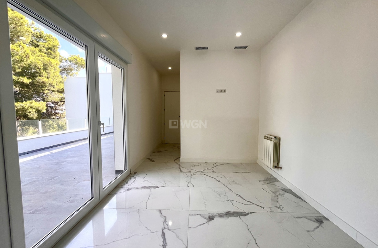 Odsprzedaż - Villa - Los Balcones - Costa Blanca