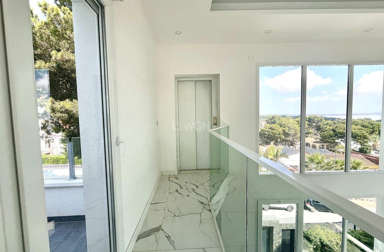 Odsprzedaż - Villa - Los Balcones - Costa Blanca