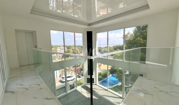 Odsprzedaż - Villa - Los Balcones - Costa Blanca