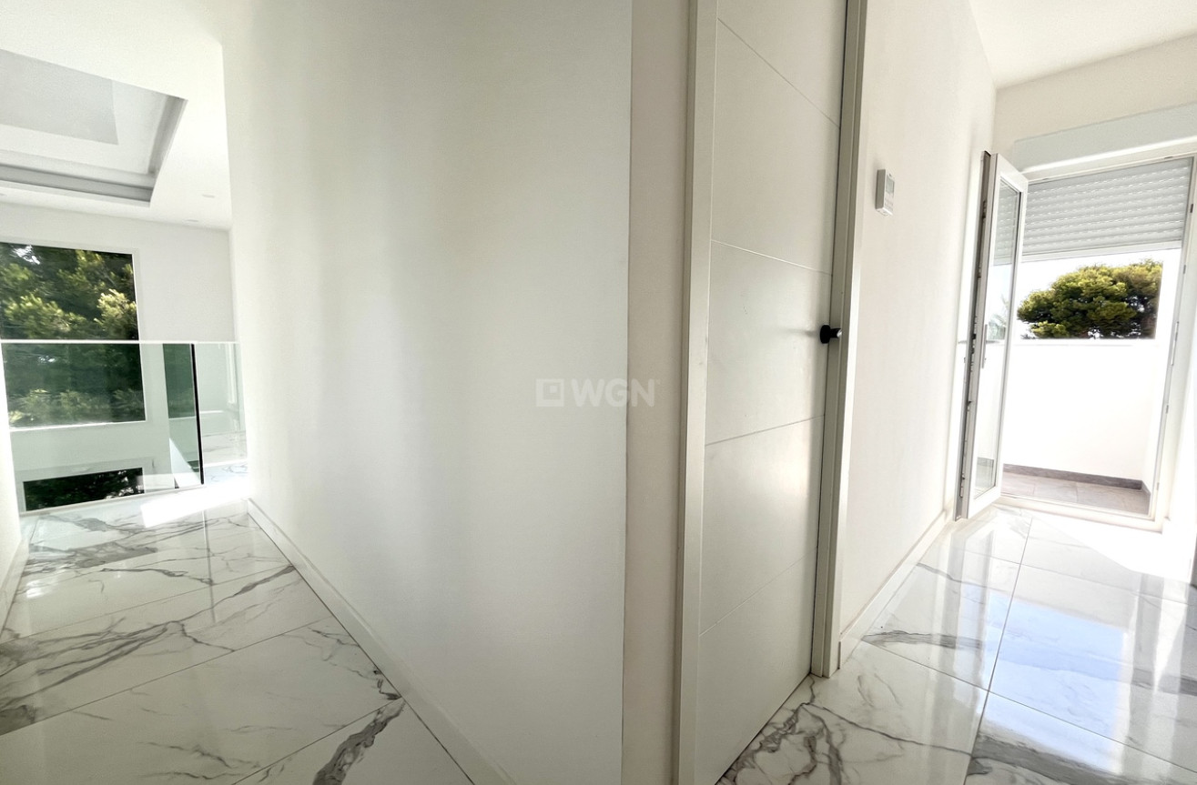 Odsprzedaż - Villa - Los Balcones - Costa Blanca