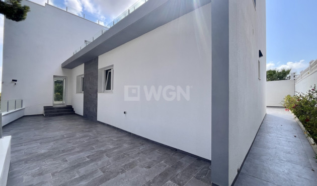 Odsprzedaż - Villa - Los Balcones - Costa Blanca