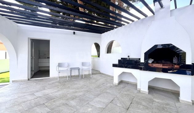 Odsprzedaż - Villa - Los Balcones - Costa Blanca