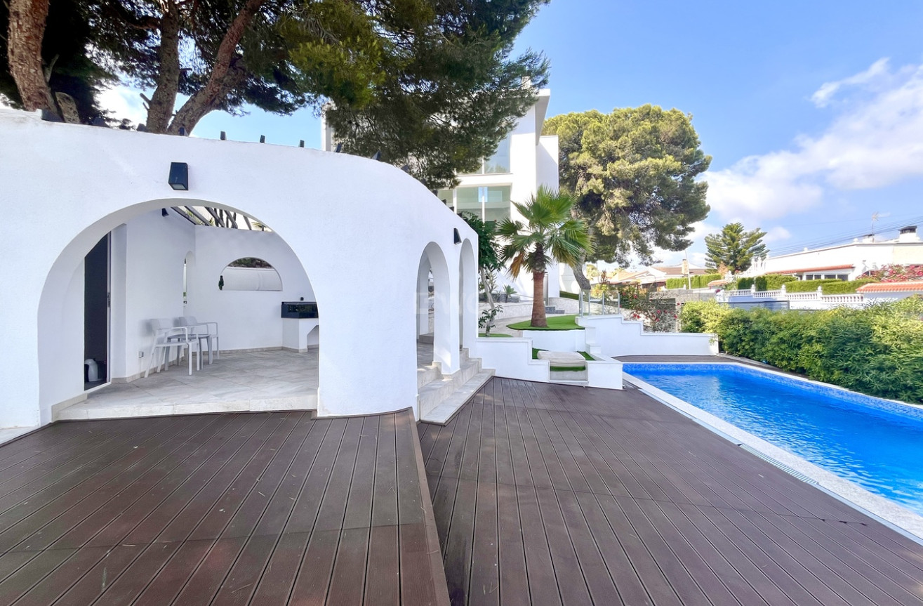Odsprzedaż - Villa - Los Balcones - Costa Blanca