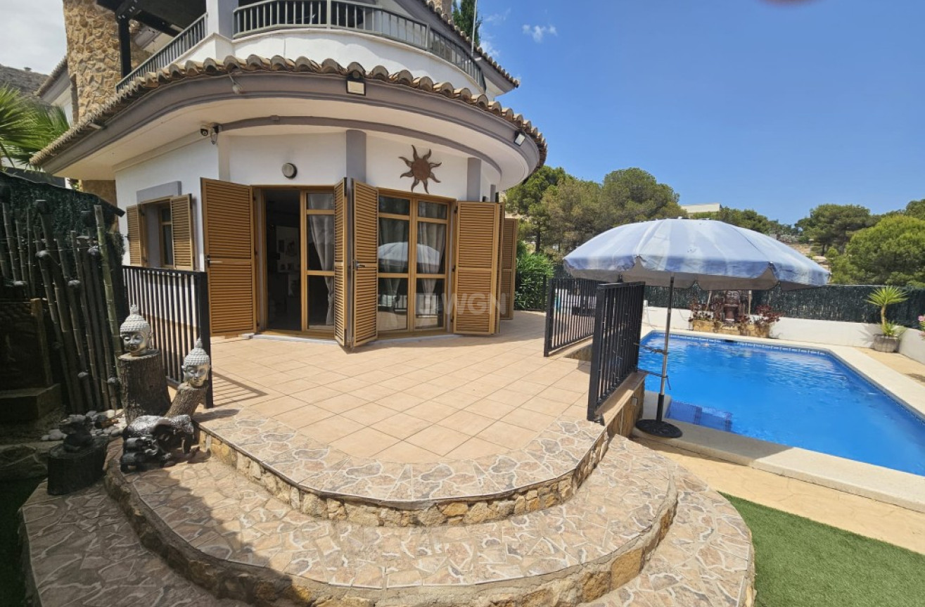 Odsprzedaż - Villa - Sierra Cortina - Inland