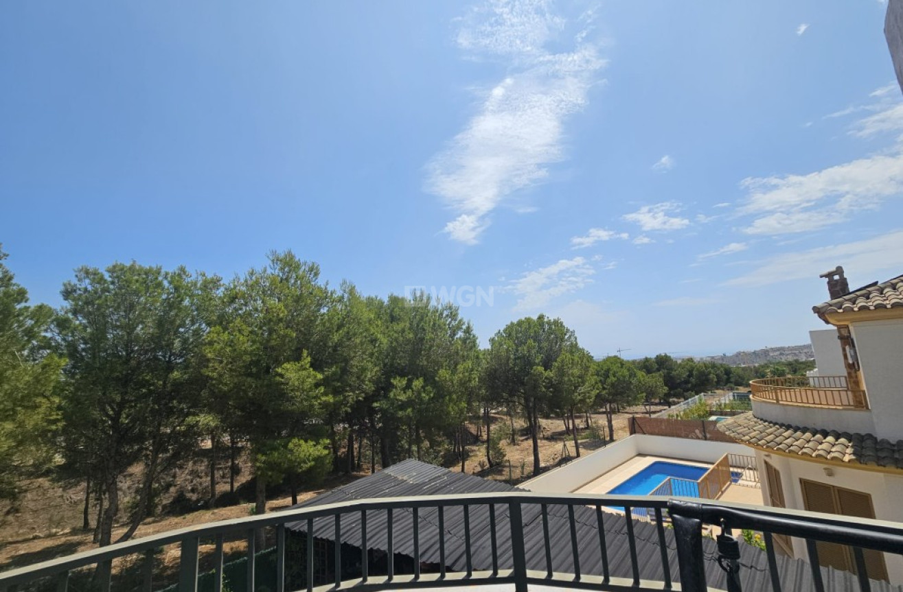 Odsprzedaż - Villa - Sierra Cortina - Inland