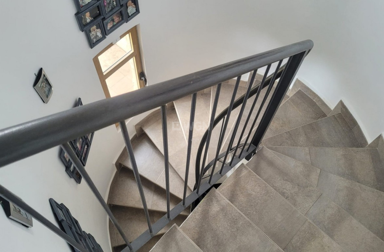 Odsprzedaż - Villa - Sierra Cortina - Inland