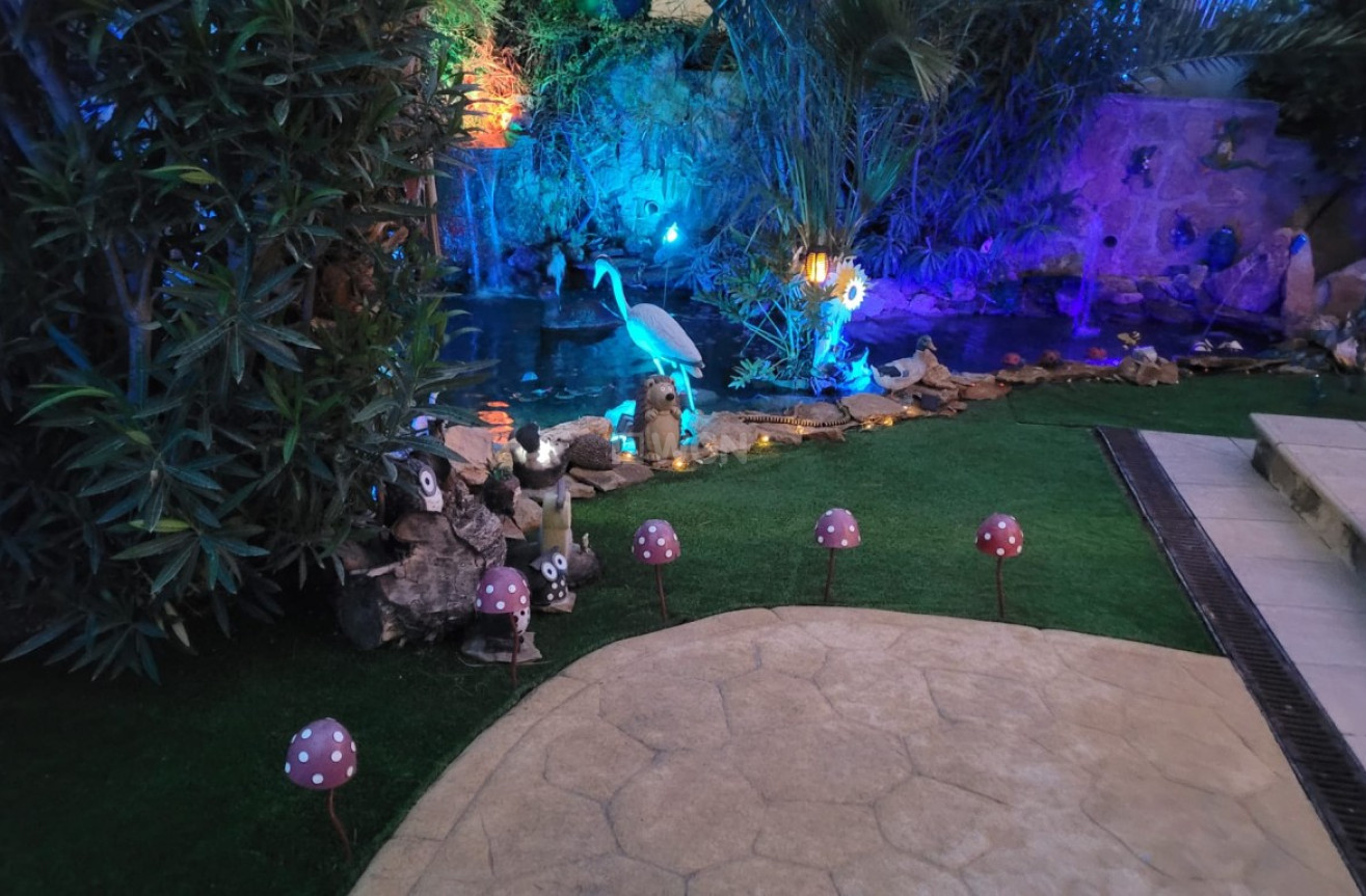 Odsprzedaż - Villa - Sierra Cortina - Inland