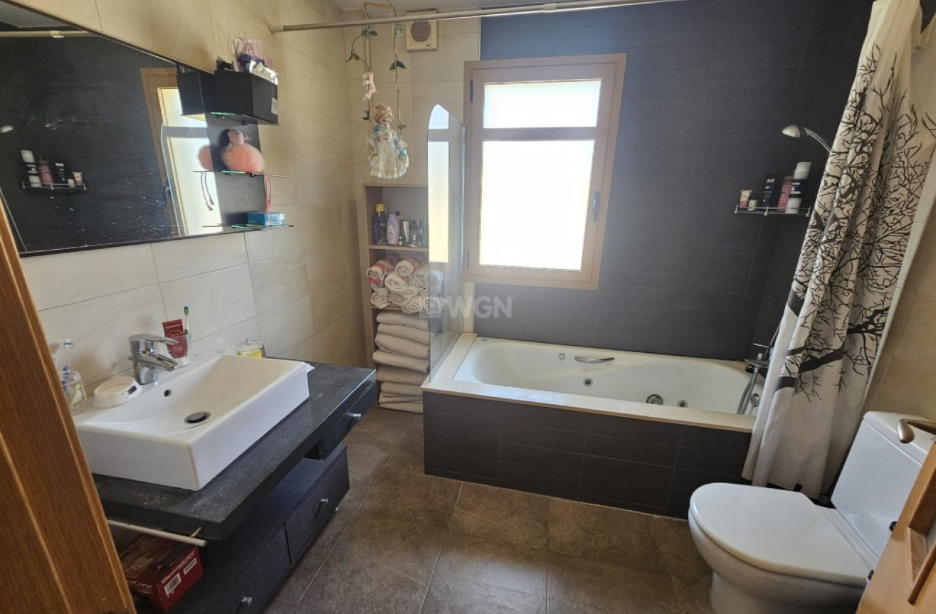 Odsprzedaż - Villa - Sierra Cortina - Inland