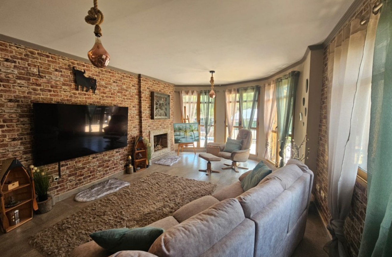 Odsprzedaż - Villa - Sierra Cortina - Inland