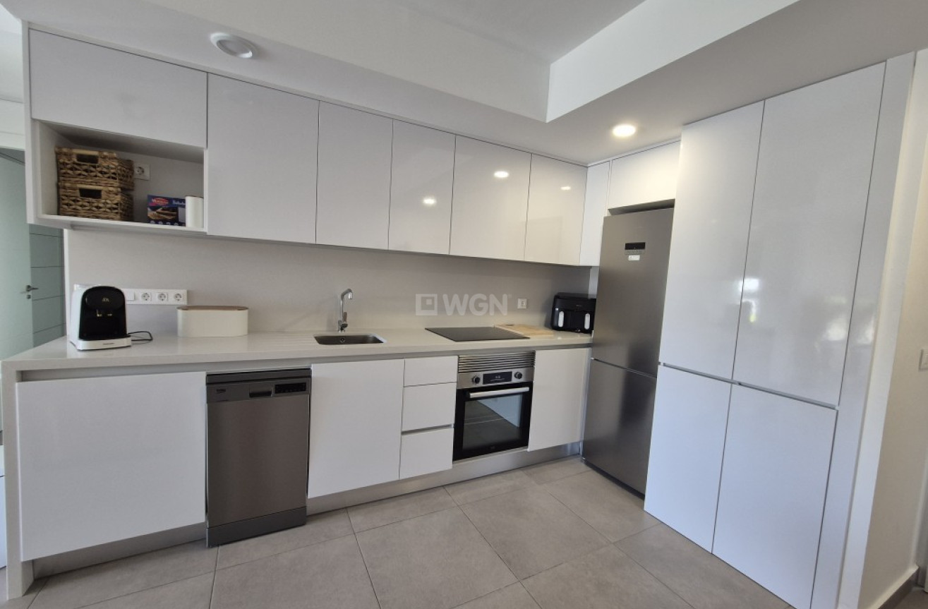 Resale - Apartment / flat - Las Filipinas - Inland