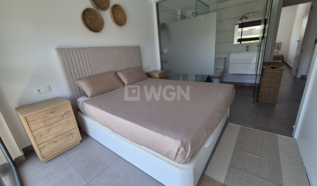 Resale - Apartment / flat - Las Filipinas - Inland