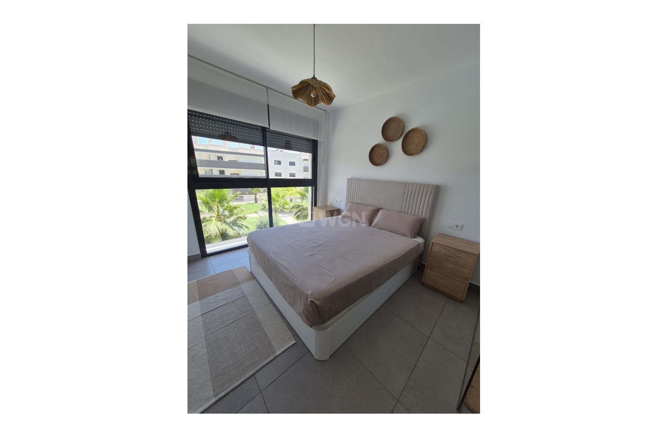 Resale - Apartment / flat - Las Filipinas - Inland