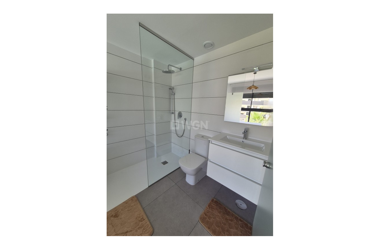 Resale - Apartment / flat - Las Filipinas - Inland