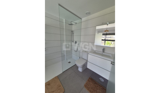 Resale - Apartment / flat - Las Filipinas - Inland