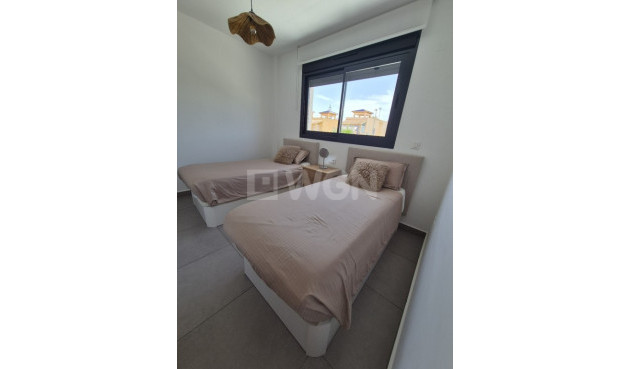 Resale - Apartment / flat - Las Filipinas - Inland