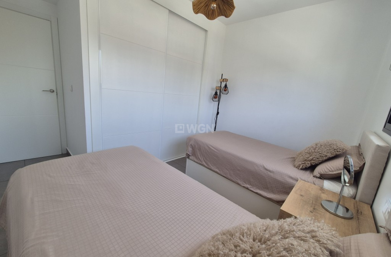 Resale - Apartment / flat - Las Filipinas - Inland