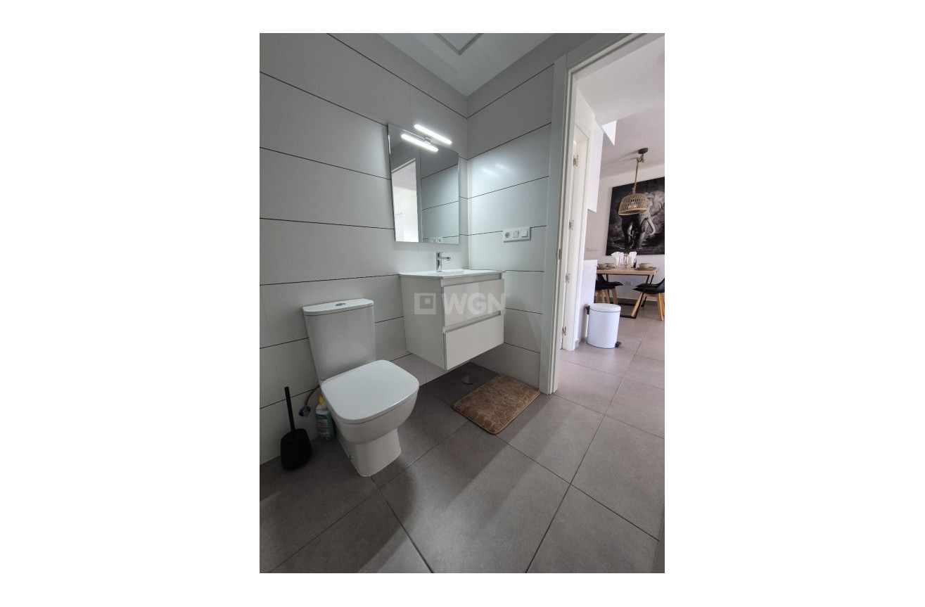 Resale - Apartment / flat - Las Filipinas - Inland