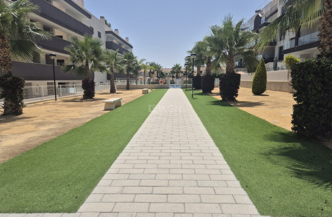 Resale - Apartment / flat - Las Filipinas - Inland