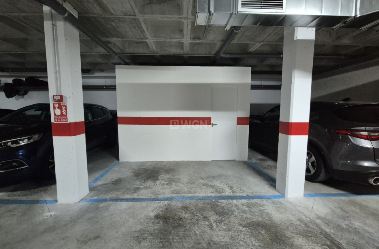 Resale - Apartment / flat - Las Filipinas - Inland