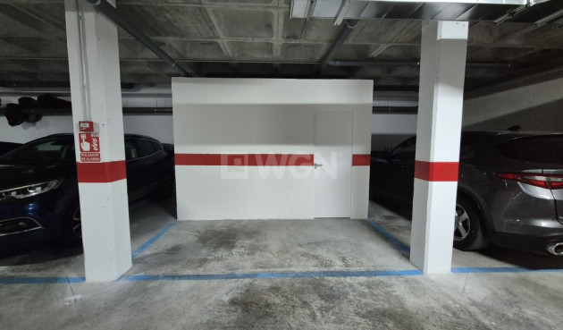 Resale - Apartment / flat - Las Filipinas - Inland