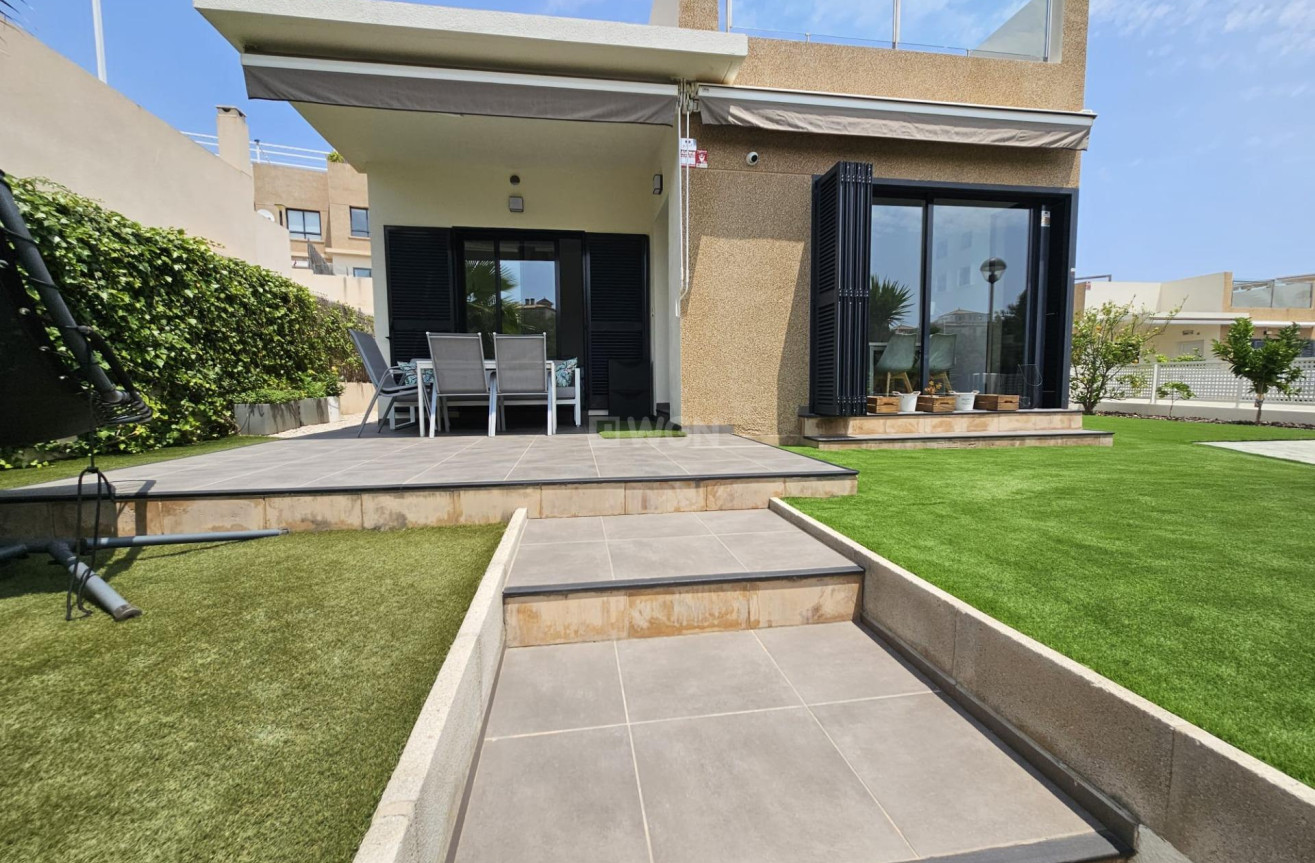 Odsprzedaż - Villa - Orihuela Costa - La Regia