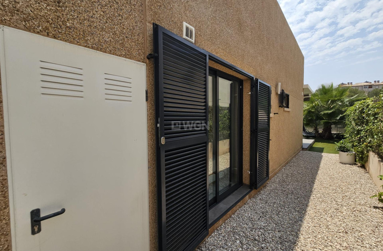 Odsprzedaż - Villa - Orihuela Costa - La Regia