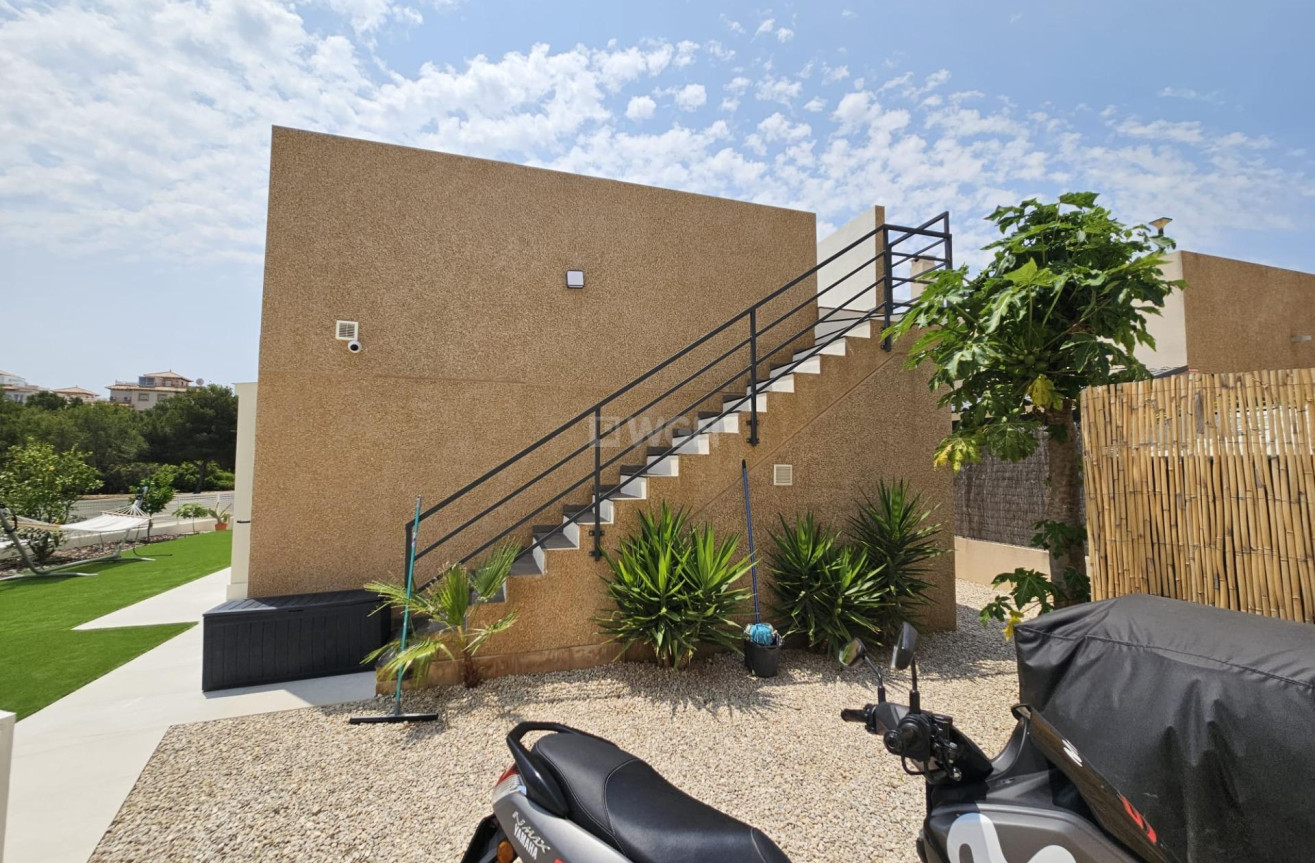 Odsprzedaż - Villa - Orihuela Costa - La Regia