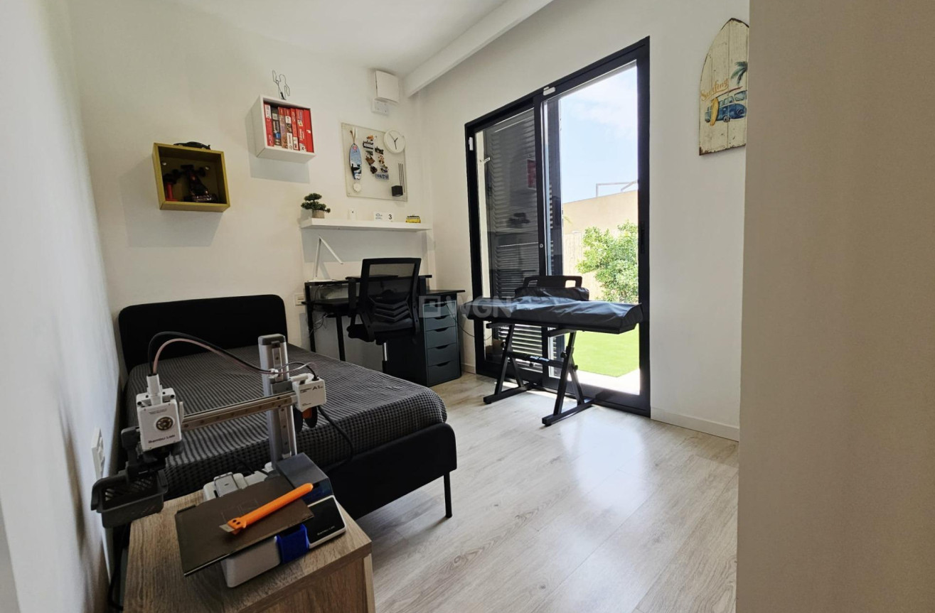 Odsprzedaż - Villa - Orihuela Costa - La Regia