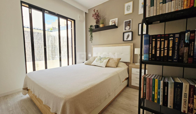 Odsprzedaż - Villa - Orihuela Costa - La Regia