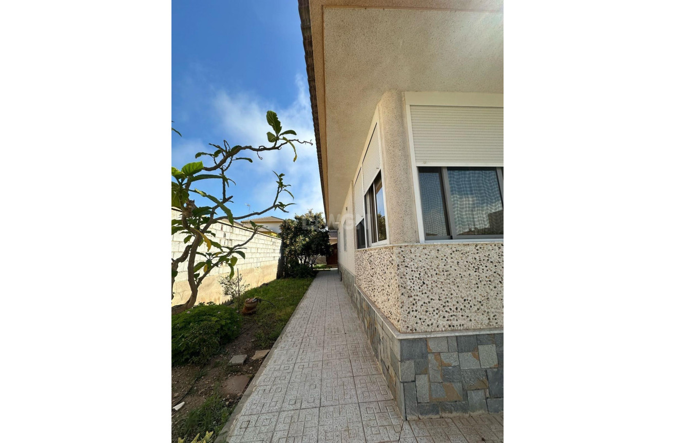 Reventa - Villa - Los Alcázares - Las Lomas Del Rame-bahía Bella