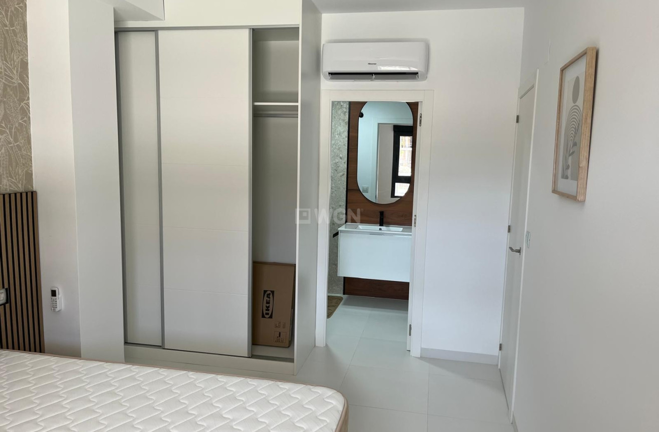 Odsprzedaż - Mieszkanie w bloku - San Miguel de Salinas - Inland