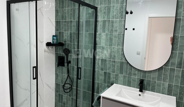 Odsprzedaż - Mieszkanie w bloku - San Miguel de Salinas - Inland