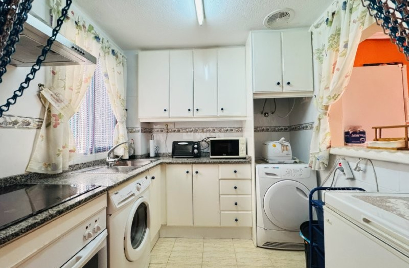 Odsprzedaż - Mieszkanie w bloku - La Mata - Costa Blanca