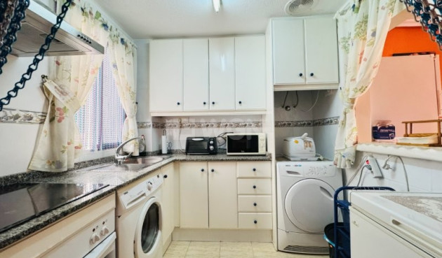 Odsprzedaż - Mieszkanie w bloku - La Mata - Costa Blanca