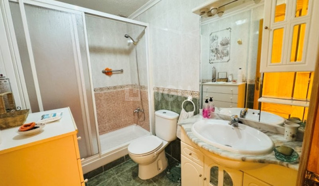 Odsprzedaż - Mieszkanie w bloku - La Mata - Costa Blanca