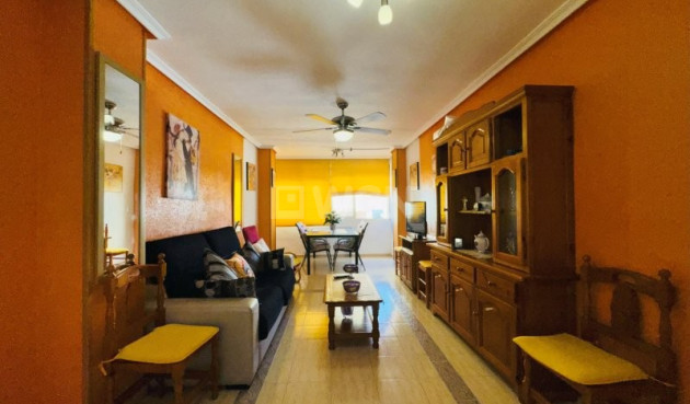 Odsprzedaż - Mieszkanie w bloku - La Mata - Costa Blanca