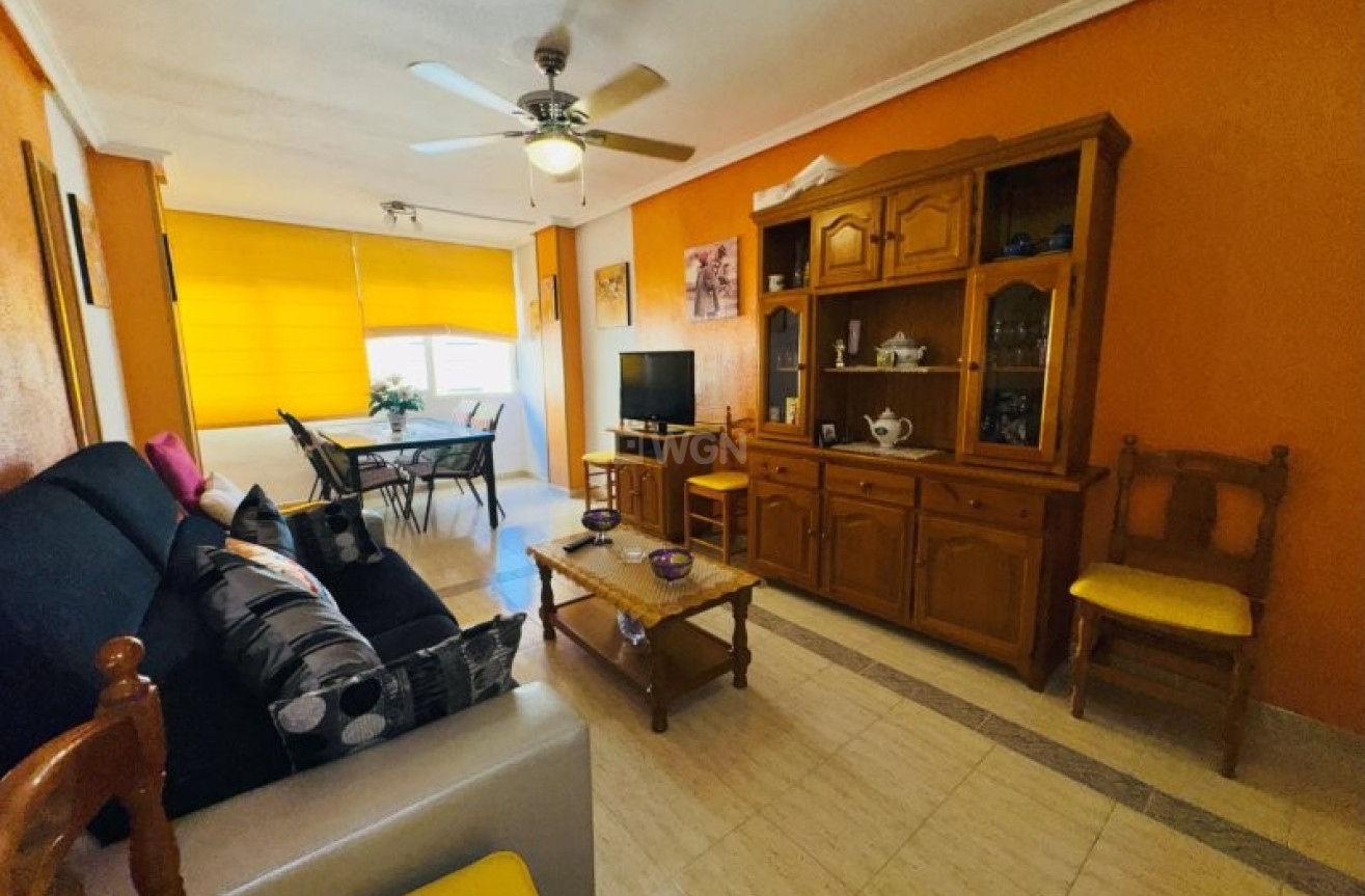 Odsprzedaż - Mieszkanie w bloku - La Mata - Costa Blanca