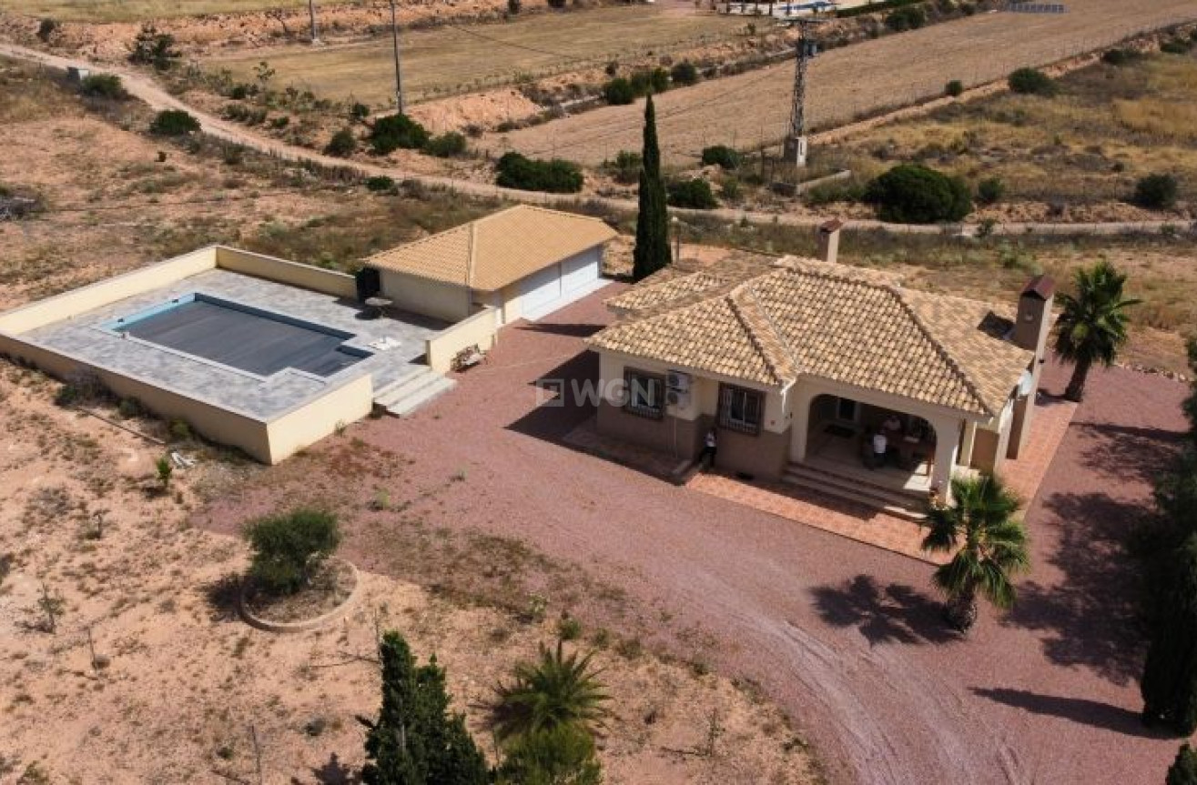 Odsprzedaż - Villa - Hondón de las Nieves - Inland