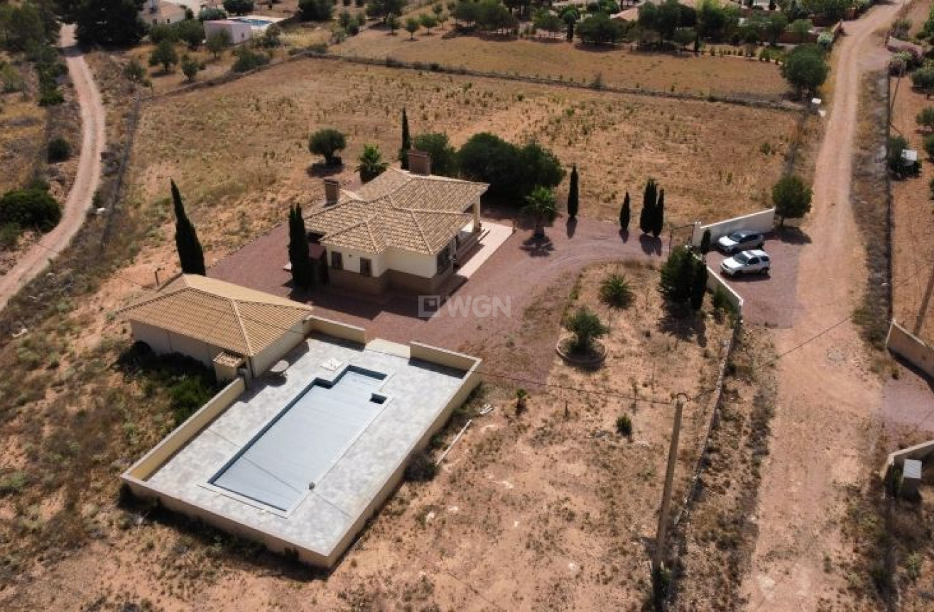 Odsprzedaż - Villa - Hondón de las Nieves - Inland