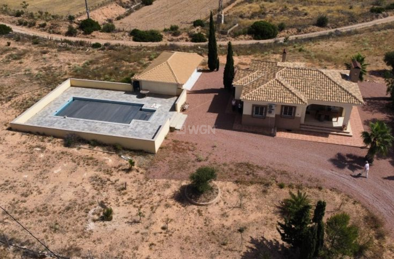 Odsprzedaż - Villa - Hondón de las Nieves - Inland