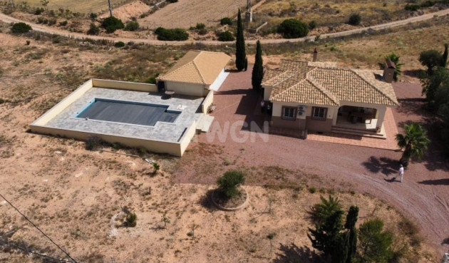 Odsprzedaż - Villa - Hondón de las Nieves - Inland