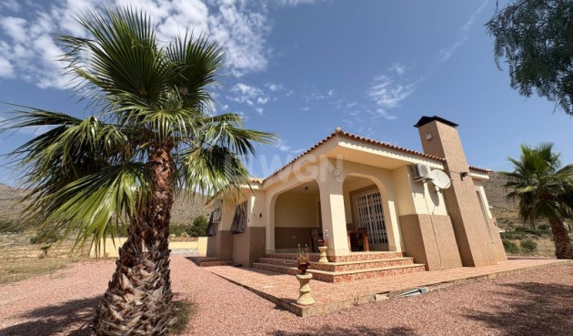 Odsprzedaż - Villa - Hondón de las Nieves - Inland