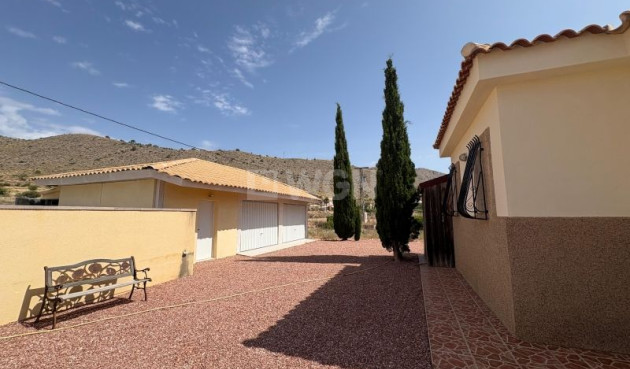 Odsprzedaż - Villa - Hondón de las Nieves - Inland